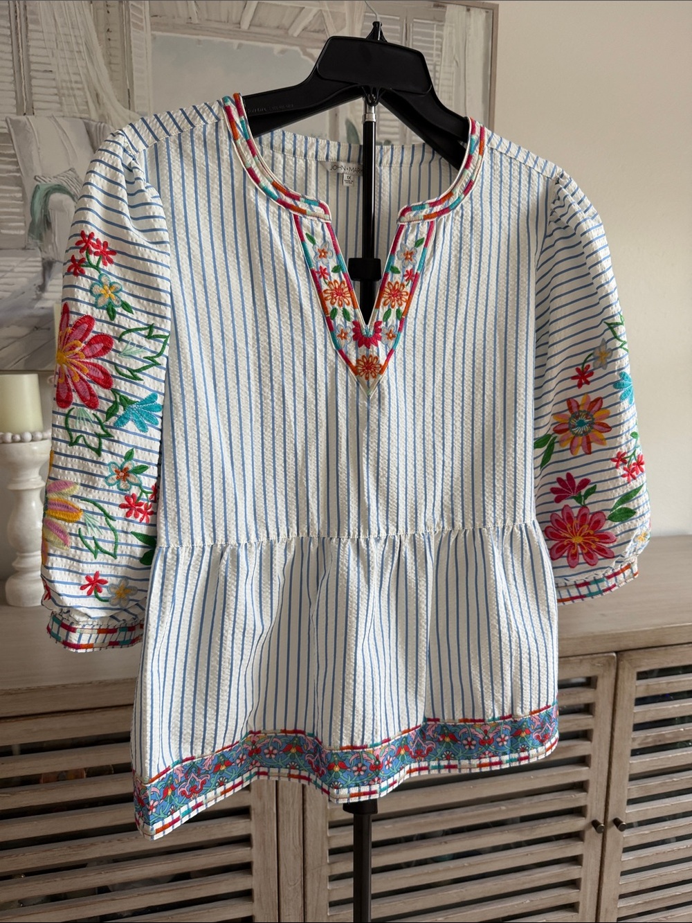 John Mark Floral Embroidered top with balloon sleeve